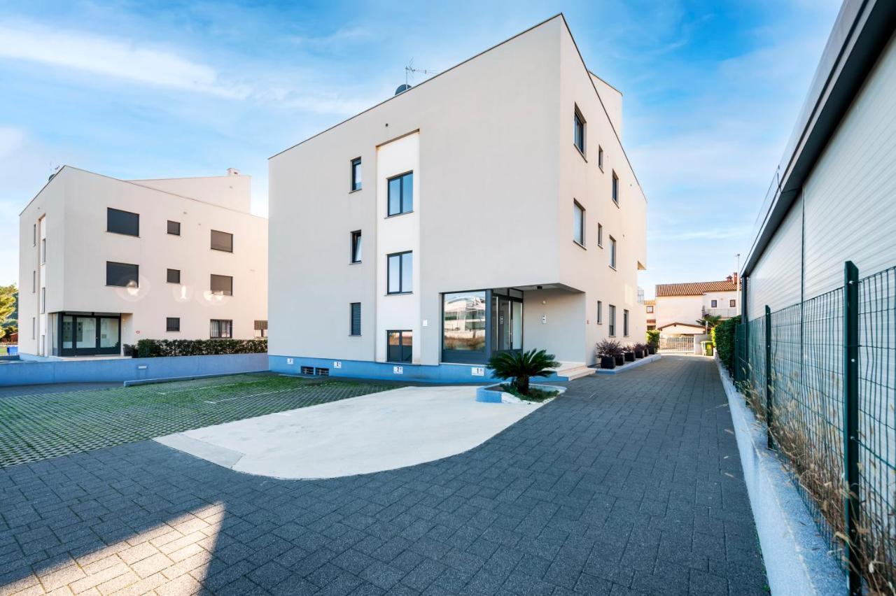 Sunny Day - Apartment With Parking Rovinj Eksteriør bilde