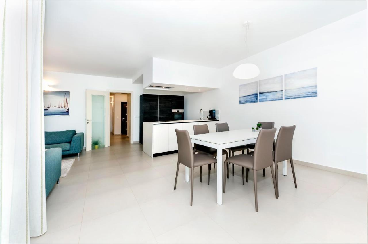 Sunny Day - Apartment With Parking Rovinj Eksteriør bilde